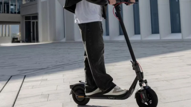 En promo, cette trottinette Ninebot avec 65 km d’autonomie est idéale pour rouler en toute tranquillité En promo, cette trottinette Ninebot avec 65 km d’autonomie est idéale pour rouler en toute tranquillité