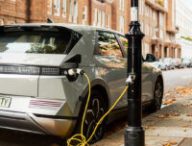 Lampadaire de recharge à Chelsea  // Source : Ubricity